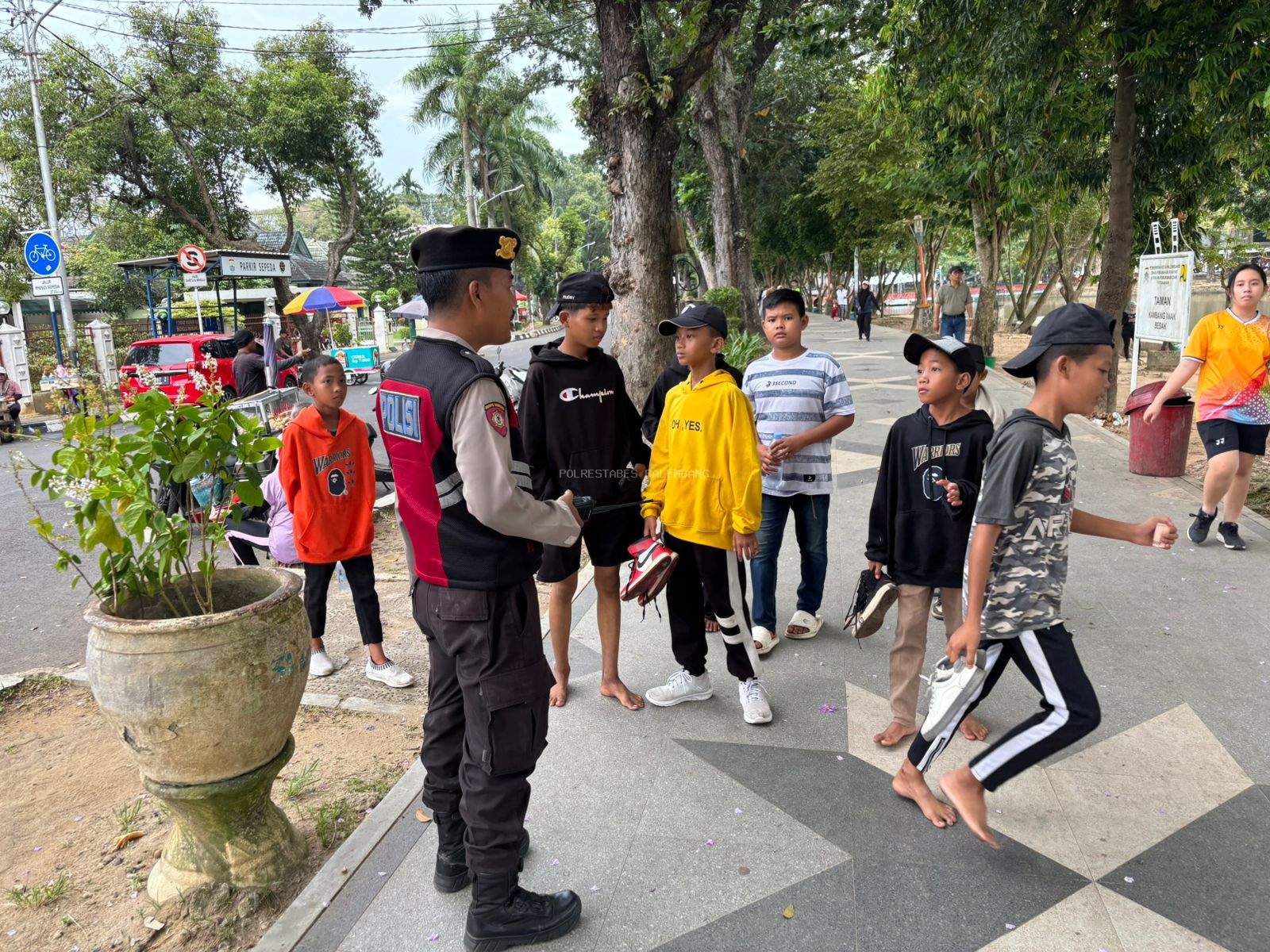 Sat Samapta Polrestabes Palembang Gencarkan Patroli di Ilir Barat I, Edukasi Bahaya Senpi Ilegal dan Cegah 3C