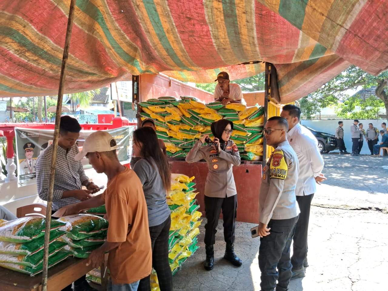 Polrestabes Palembang Bersinergi dengan Bulog Hadirkan Gerakan Pangan Murah untuk Warga