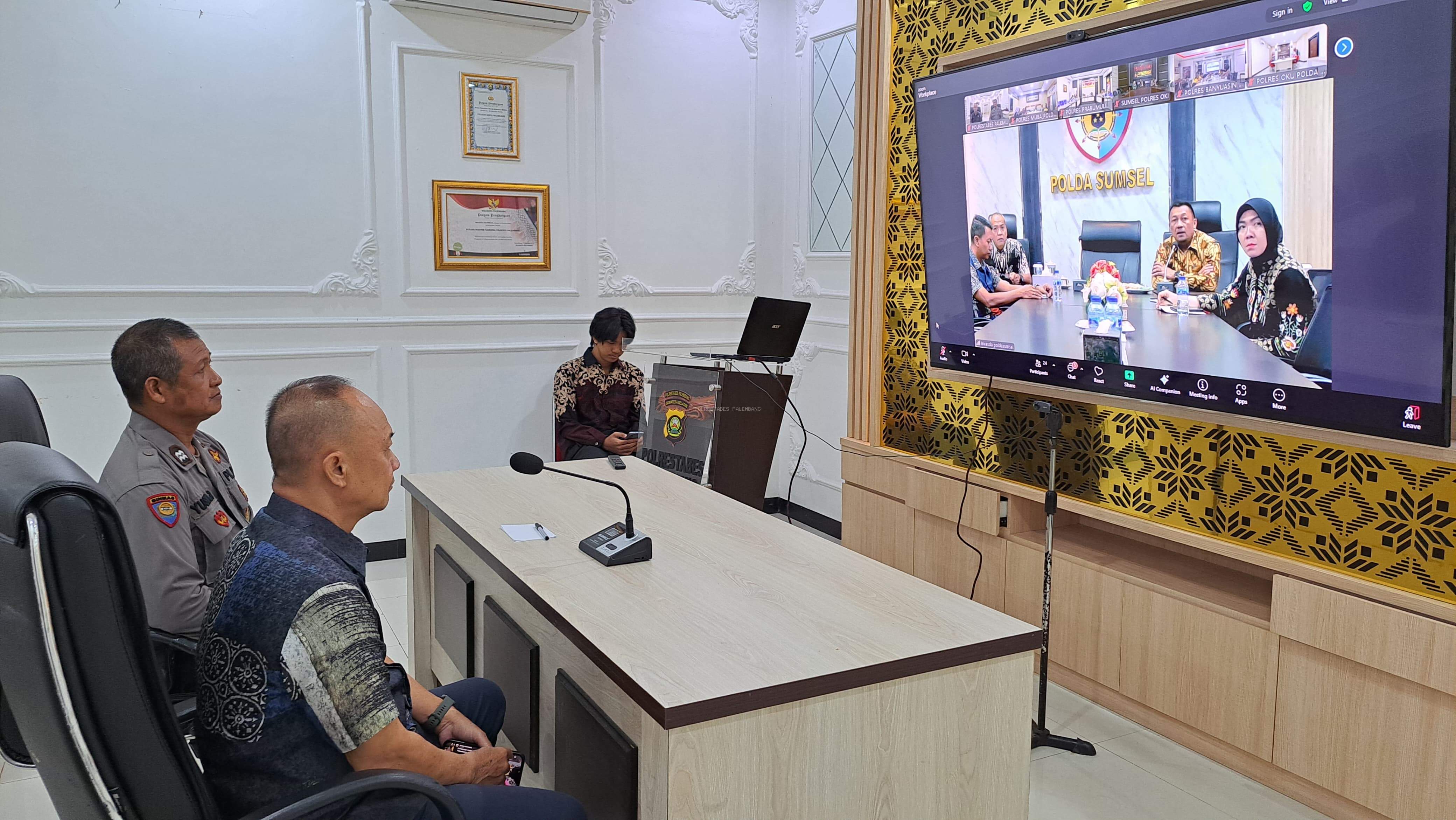 Kasiwas Polrestabes Palembang melaksanakan kegiatan Zoom Meeting Analisa dan Evaluasi (Anev) Perkembangan Program MBG pada SPPG Polri