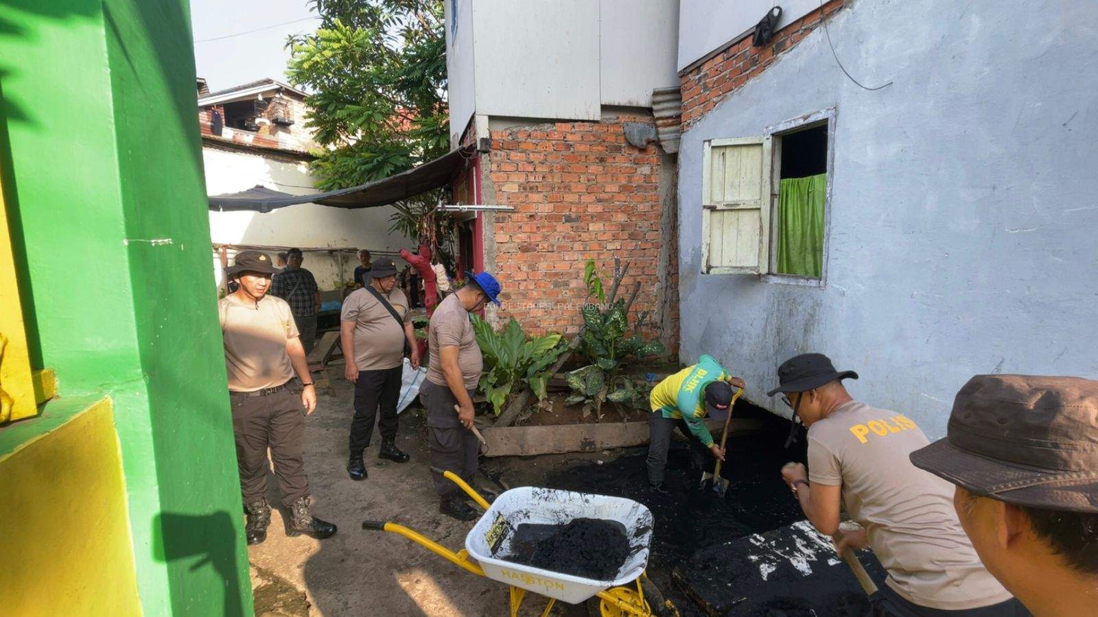 Polrestabes Palembang Gelar Aksi Bersih Lingkungan dan Serap Aspirasi Warga Dukung Indonesia Asri